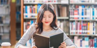 সাহিত্য অধ্যয়নৰ প্ৰয়োজনীয়তা ৰচনা। Importance of Studying Literature সাহিত্য অধ্যয়নৰ প্ৰয়োজনীয়তা ৰচনা